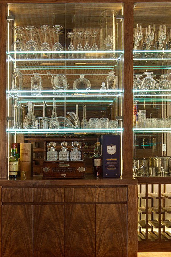Bar and Drinks Cabinet