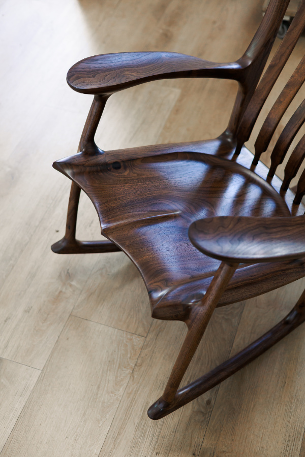 Modern wooden rocking chair with ergonomic design Modern wooden rocking chair with ergonomic design